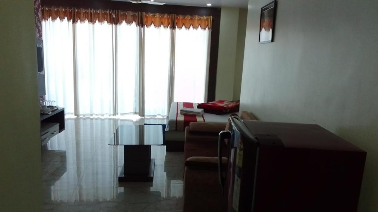 Hotel Rajmahal Тарапит Экстерьер фото