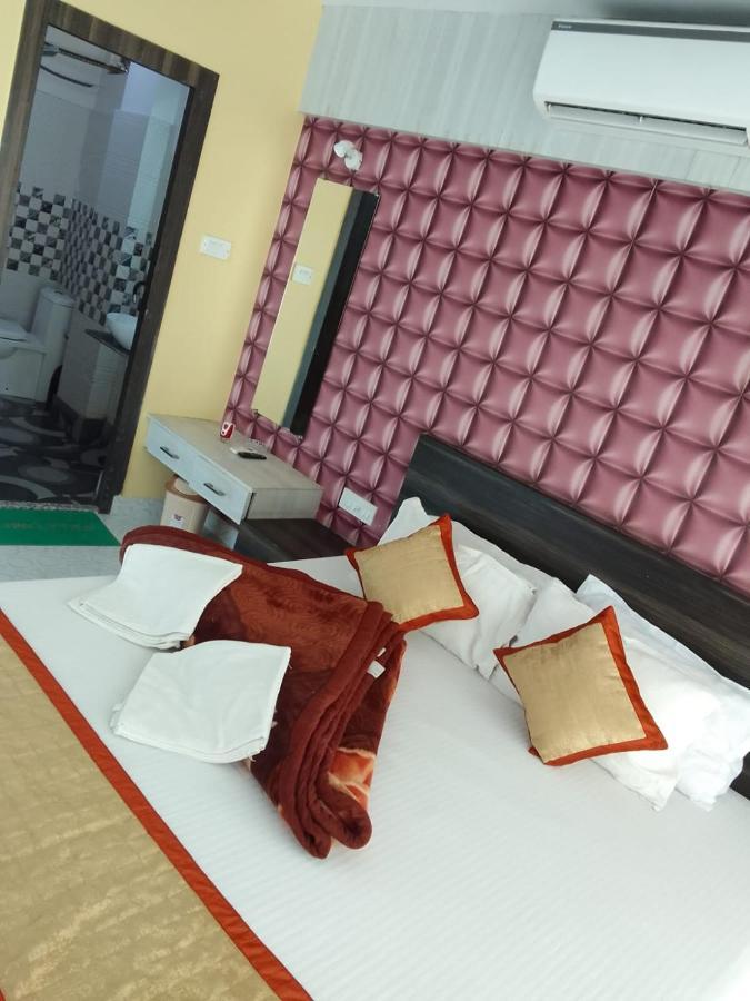 Hotel Rajmahal Тарапит Экстерьер фото